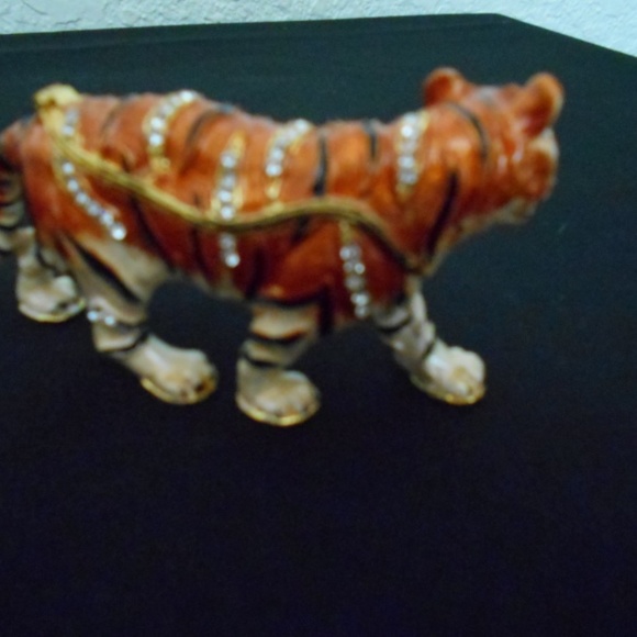 Mini Tiger Jewelry Box - Picture 4 of 4